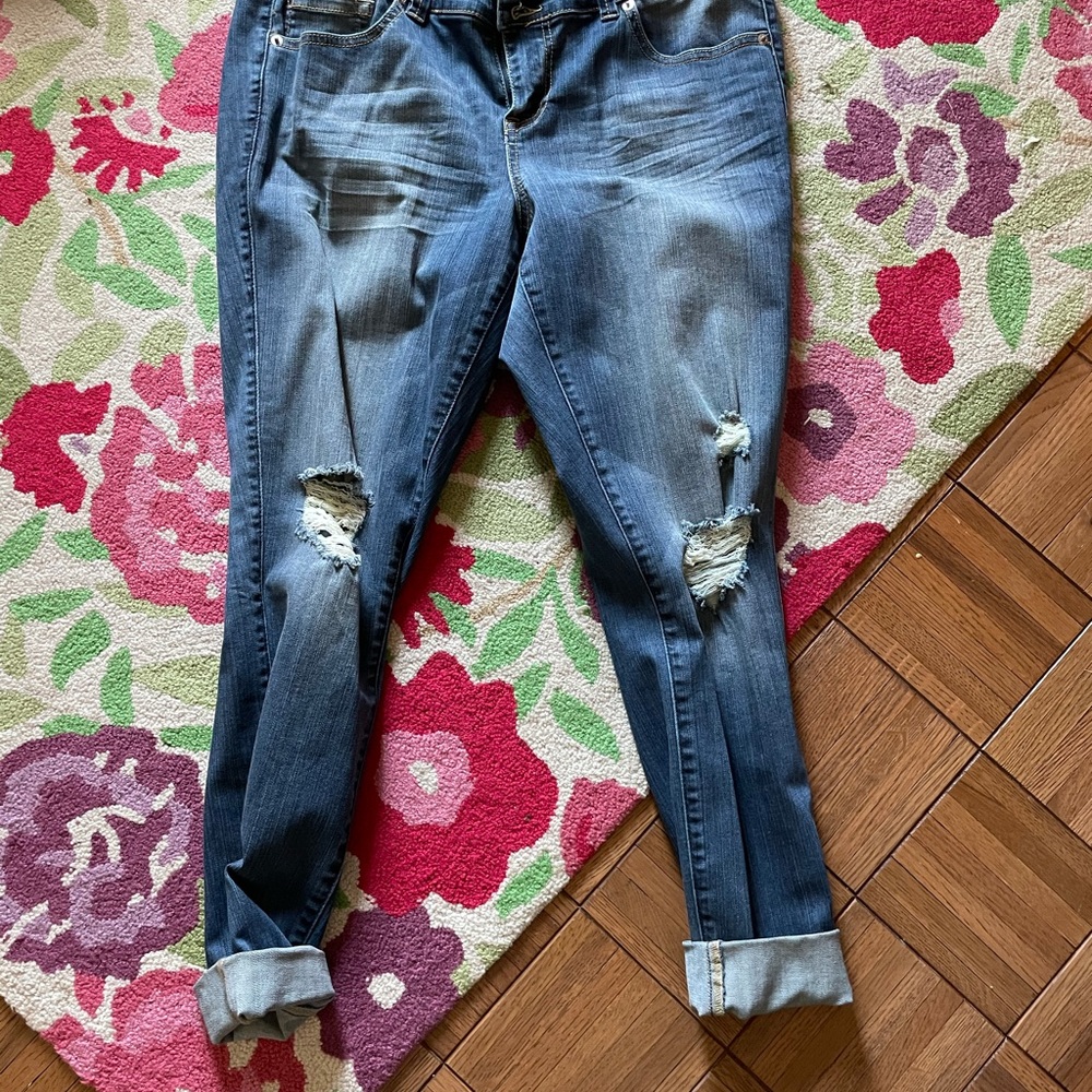 Size 14 torrid distressed jeggings
